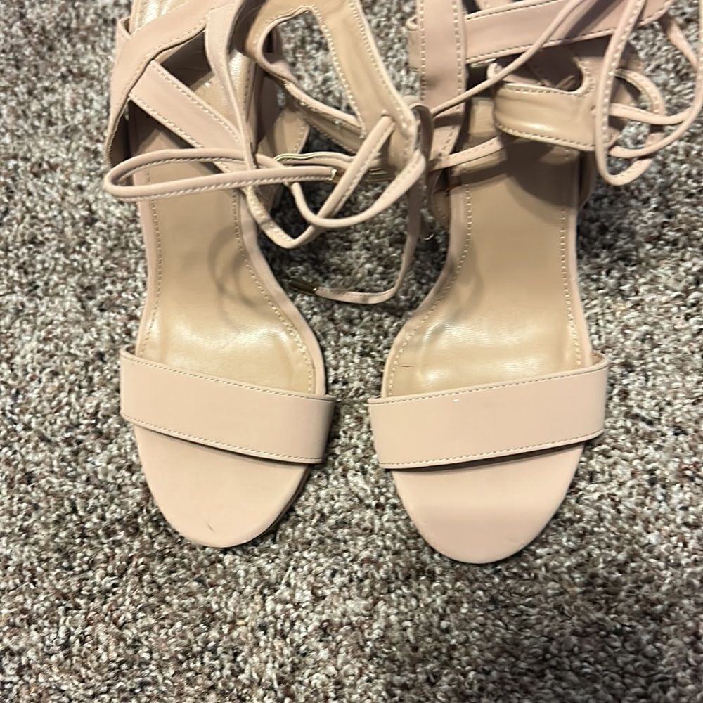 Women’s Heels - Picture 6 of 6